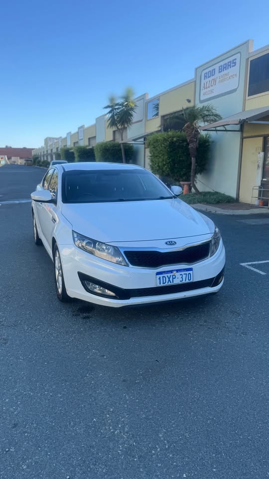 2012 Kia Optima (White)