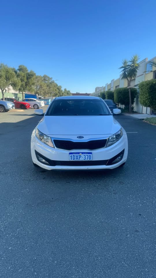 2012 Kia Optima (White)