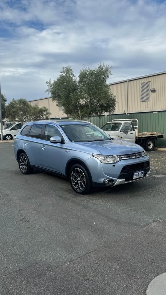 2014 Mitsubishi Outlander Phev
