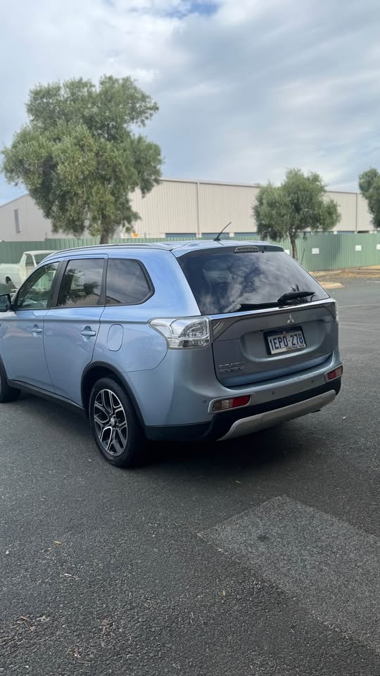 2014 Mitsubishi Outlander Phev