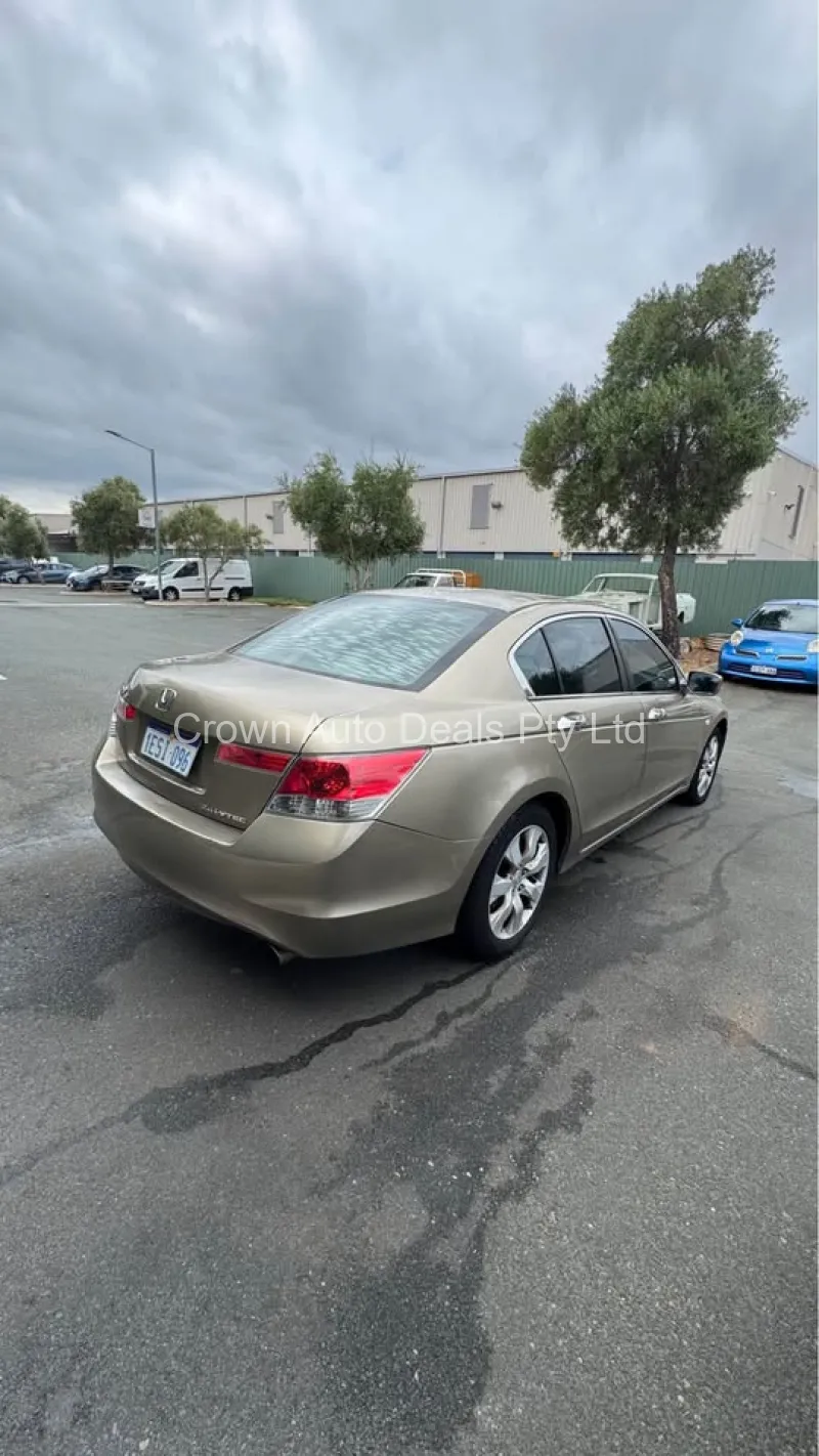 2010 Honda Accord Luxury Sedan