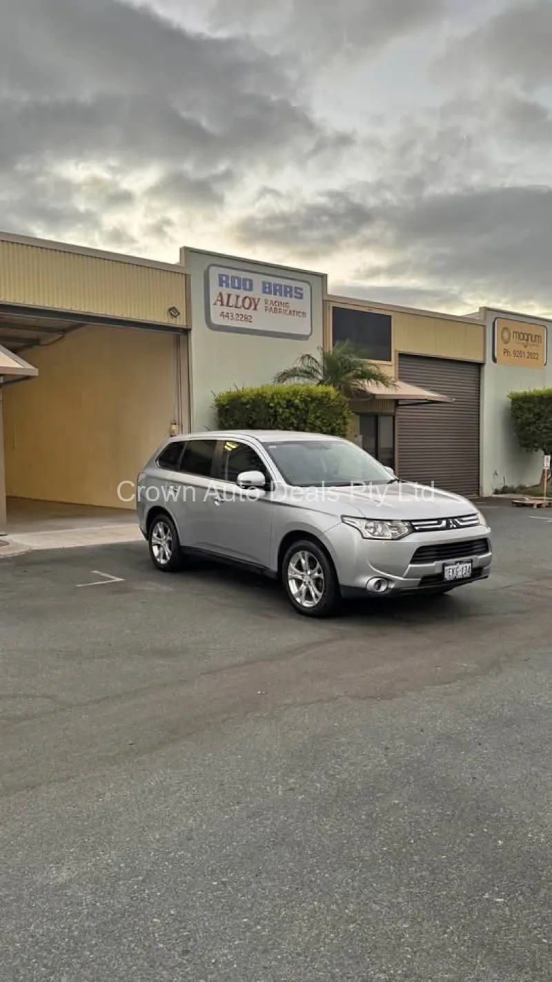 used car 2014 Mitsubishi Outlander 4Wd 7 Seater Suv perth